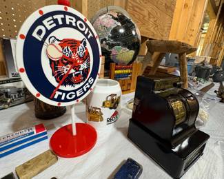 Detroit Tigers Baseball Clock and "Redi-To" Construction Mug