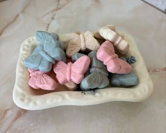 Ceramic Butterfly Soap Dish with Butterfly Soaps