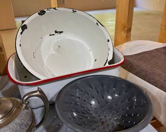 Enamelware Wash Basin and Colander Set