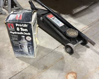 Pro-Lift 8 Ton Hydraulic Jack