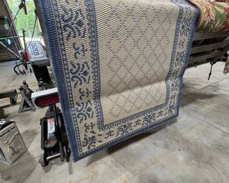 Safavieh Courtyard Blue and Beige Geometric Pattern Area Rug