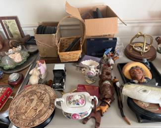 Did I mention tchotchkes?