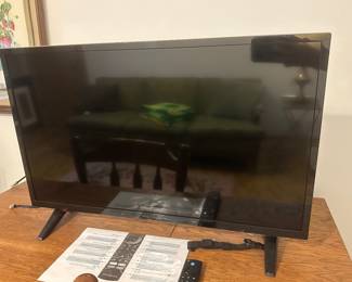 32" Insignia TV