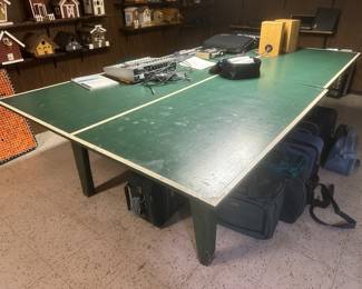 Ping pong table