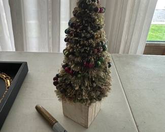 Vintage bottle brush Christmas tree
