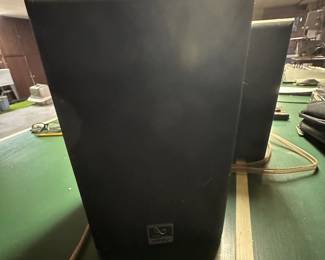 Infinity SL-10 bookshelf speakers