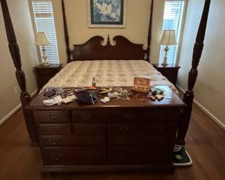 Kincaid Furniture Hadleigh Collection Mahogany Rice Carved FourPoster Bedroom Set with Dresser and Jewelry Collection