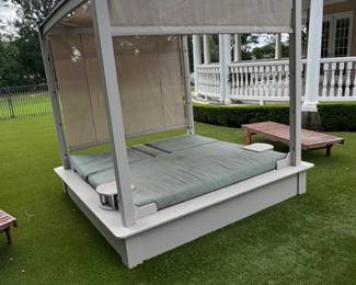 Modern Aluminum Outdoor Daybed with Retractable Canopy
