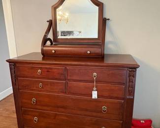 Ethan Allen British Classics Collection Mahogany Dresser with Swivel Mirror
