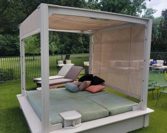 Vondom Vela Canopy Daybed