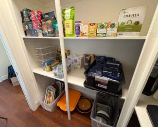Patriots Emergency Food Kit and Assorted Pantry Items