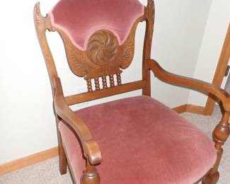 ANTIQUE VICTORIAN SIDE CHAIR