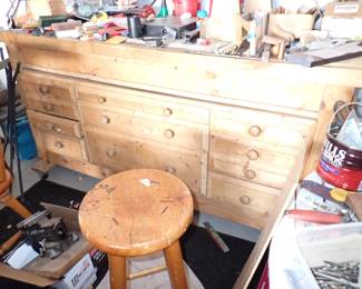 WOOD DRAWERED TOOL BENCH
