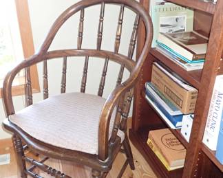 VINTAGE BARREL BACK SIDE CHAIR