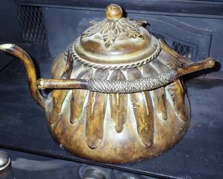 METAL TEA POT