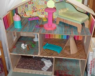 DOLL HOUSE