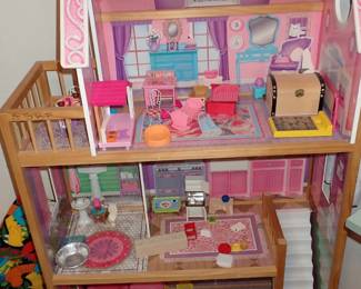 LARGE DOLL HOUSE