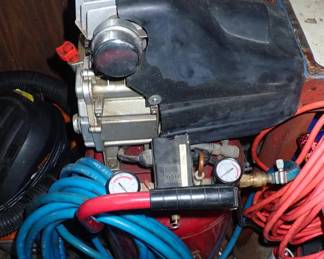 COMPRESSOR