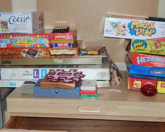 PUZZELS - TOYS
