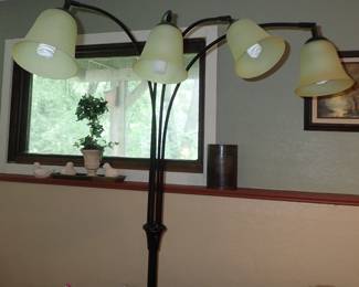 FLOOR MULTI HEAD LAMP
