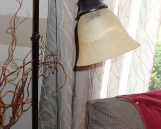 FLOOR LAMP