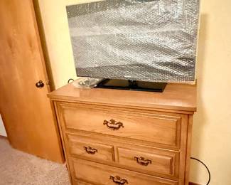 Smaller tv & dresser 