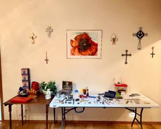 Lots of smalls, crosses and decor 