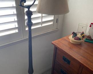 Floor lamp