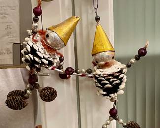 Pine cone Christmas men