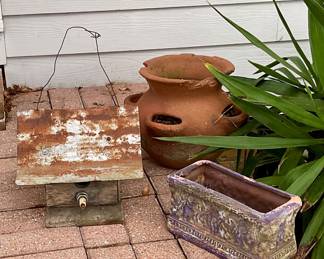Flower pots and garden items