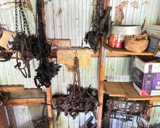 HUNDREDS of Antique Small Game Iron Traps
