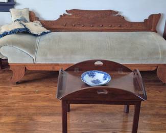 Fainting sofa/Butlers table