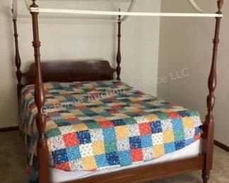 Canopy bed set