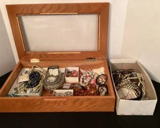 Costume & vintage jewelry