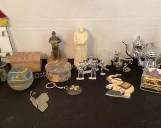 Small collectibles & knick knacks