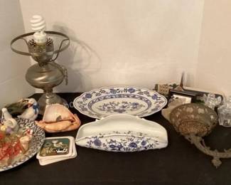 Vintage collectibles, oil lamp holder