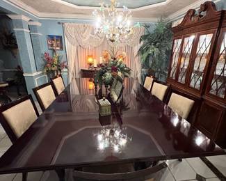 Host your holiday dinners for everyone to sit together