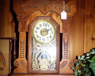 ANTIQUE GINGERBREAD OAK CLOCK