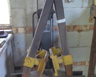 WALKER HYDRAULIC REAR END LIFT