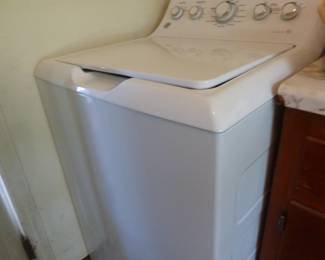 GE WASHING MACHINE WITH STAINLESS STEEL DRUM (SEE NEXT 2 PICS)