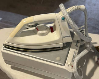 Lot 22: Rowenta Superpress 050 Steam Iron with Base Unit