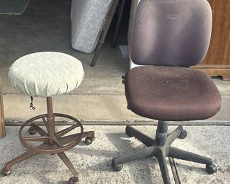 Lot 34: Office Chair and Rolling Stool