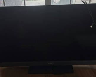 Lot 110: Sony KDL-40EX400 Flat-Screen LCD Television