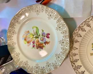 lovely vintage art plates