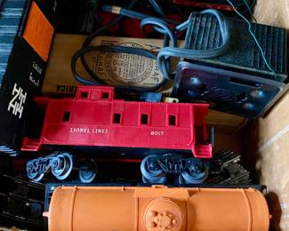 Lionel train pieces