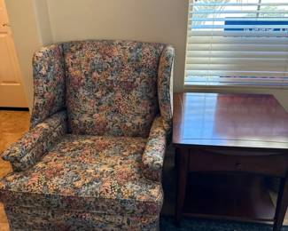 Cool Chair And End Table