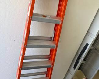 Louisville 6 Foot Fiberglass Ladder