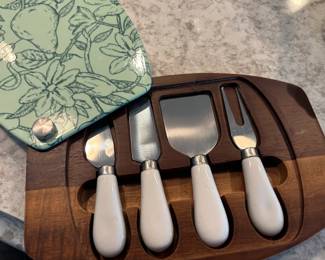 Floral Design Cheese Knife Set with Wooden Board