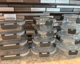 Glass Food Storage Containers with Airtight Lids and Grey Clasps