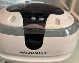 Magnasonic CD Professional Ultrasonic Cleaner